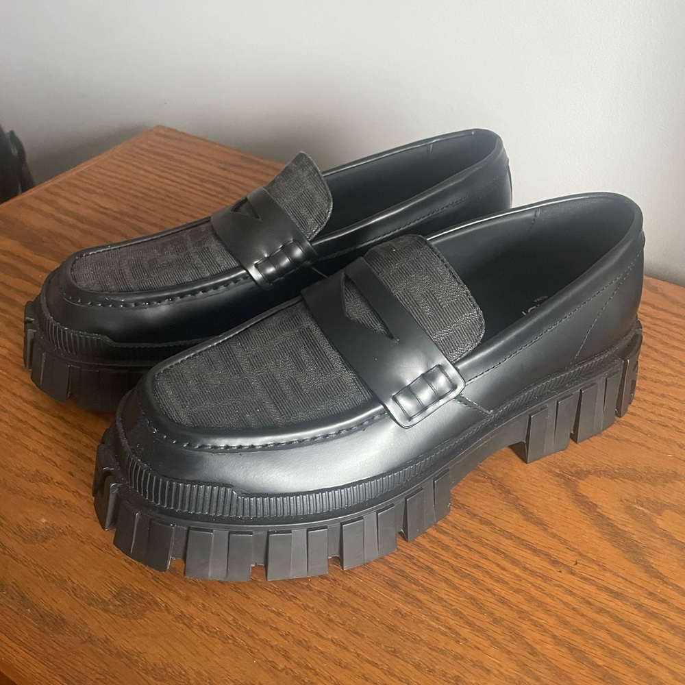 Fendi force loafers
